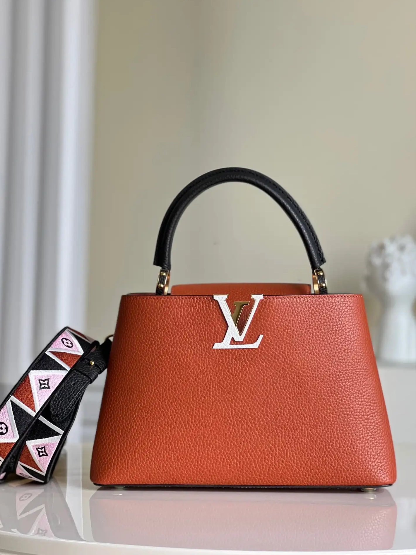 WIS CAPUCINES LOUIS VUITTON MM 0701
